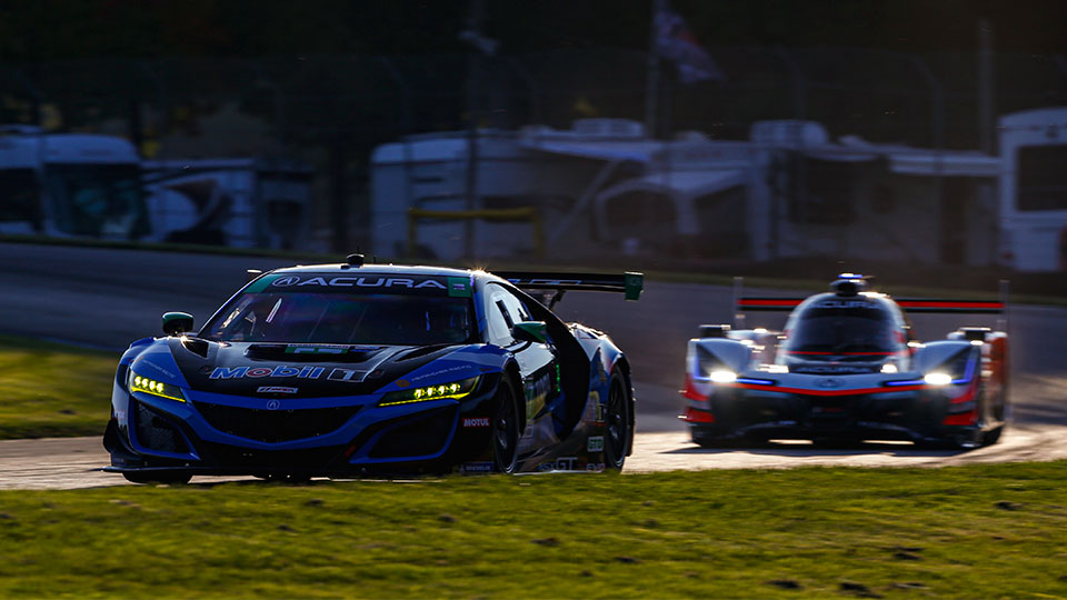 Acura NSX and Acura DPi on track at Mid-Ohio Sports Car Course