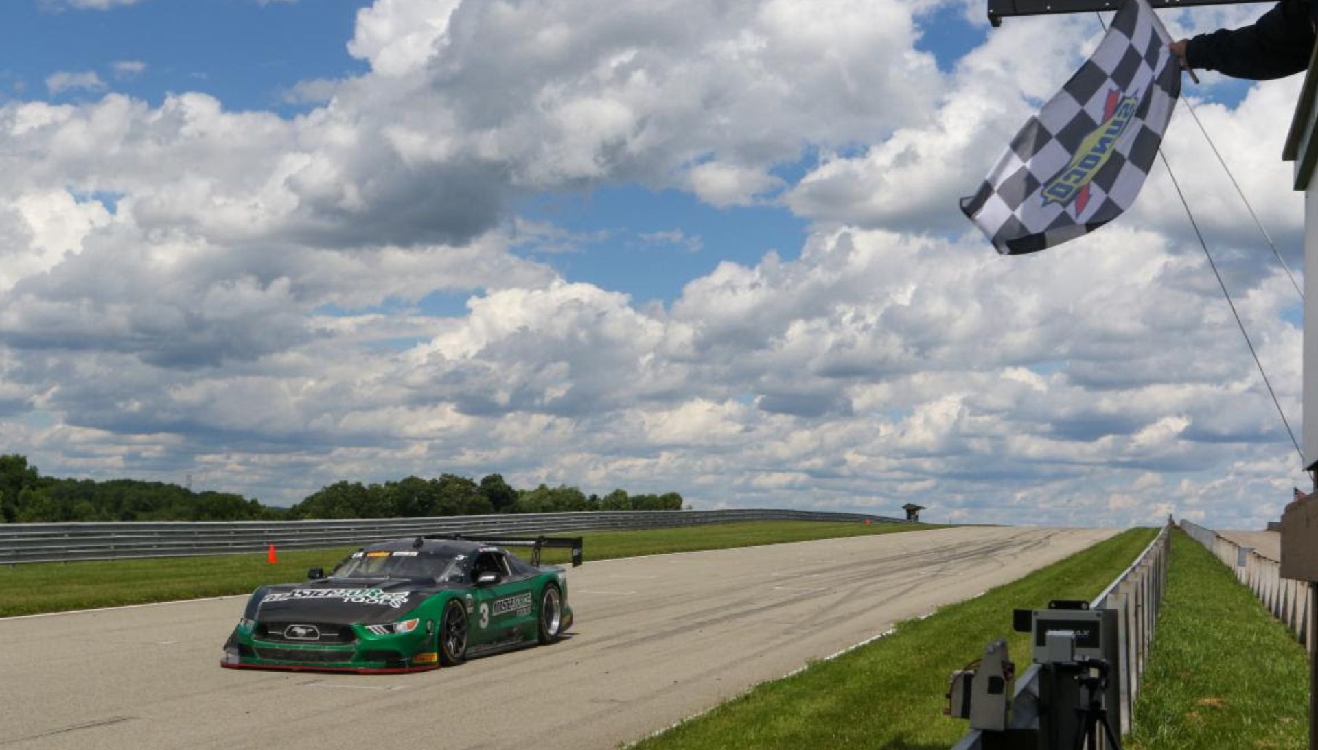 Paul Menard Goes Back-To-Back with Win at Pitt Race, Third Victory of 2024