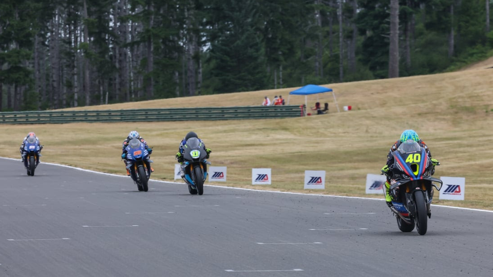 SDK Says “Outta My Way” In Last Lap Quad Lock Superbike Race 2 Thriller 